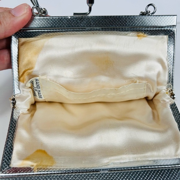 Vintage sequin beaded cream small purse, silver chain handle, iridescent Elegant - Picture 7 of 8